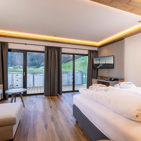 Thermal-Badhotel Kirchler Тукс Екстериор снимка
