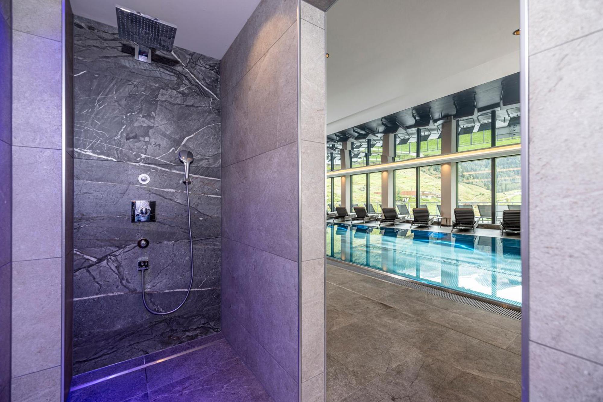 Thermal-Badhotel Kirchler Тукс Екстериор снимка