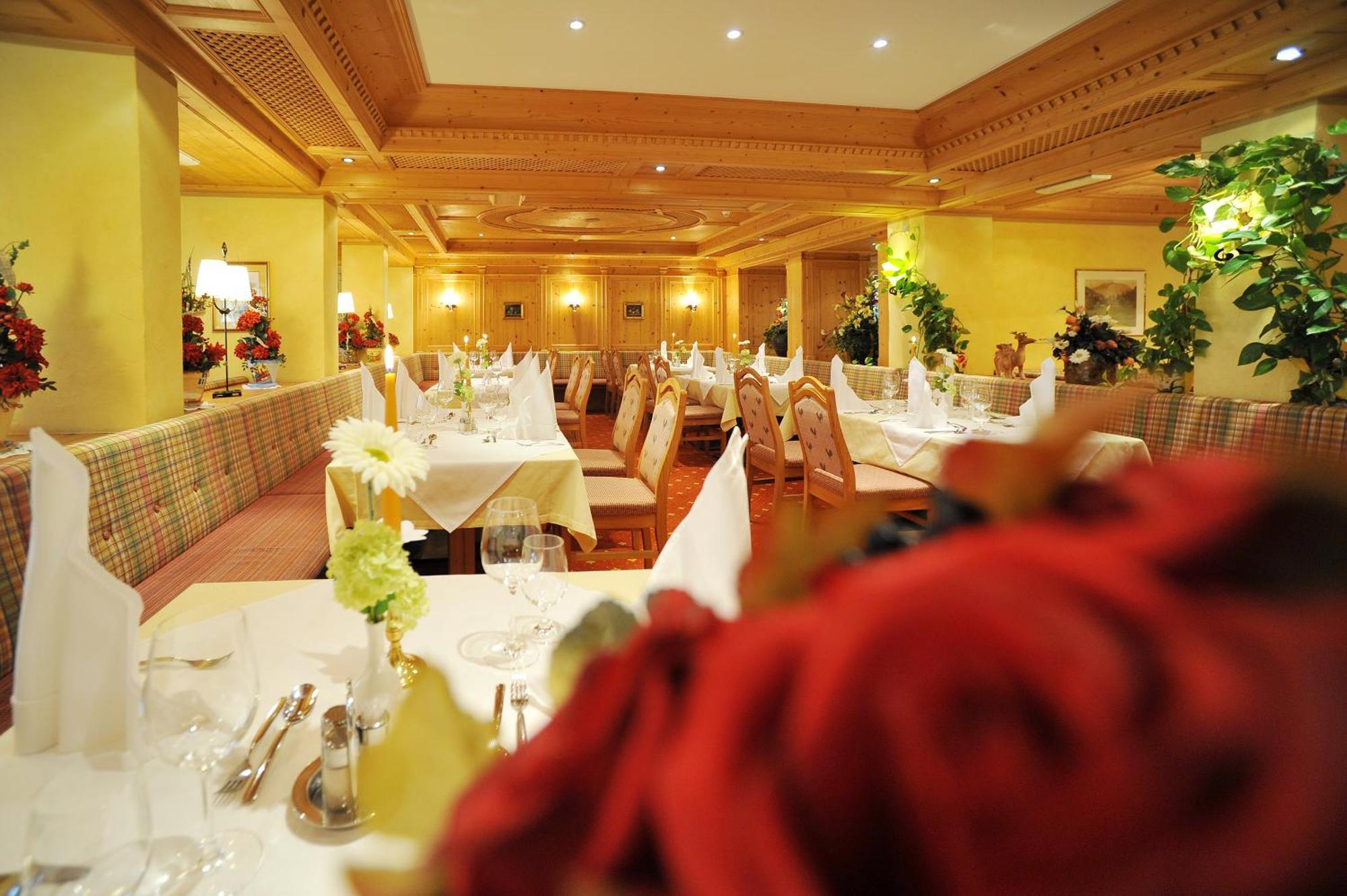 Thermal-Badhotel Kirchler Тукс Екстериор снимка