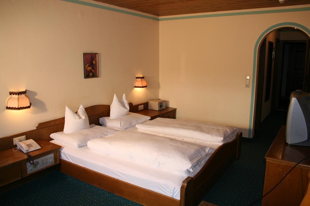 Thermal-Badhotel Kirchler Тукс Стая снимка